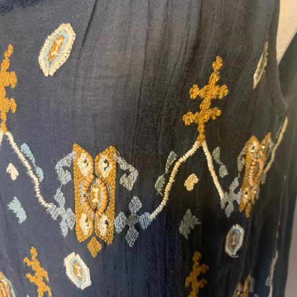 Akemi & Kin Anthropologie navy blue embroidered tank top size XS - Picture 6 of 15